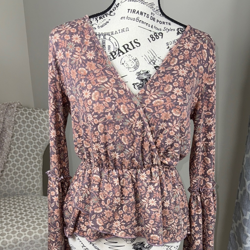 Floral V-Neck Peplum Top